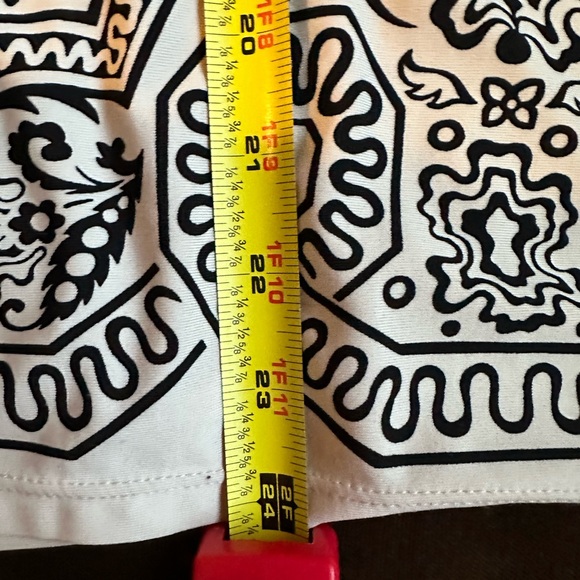 BCBG MaxAzria Jersey Kent RapFront Top SZ XS Cream Color W Black Floral … - Picture 9 of 11